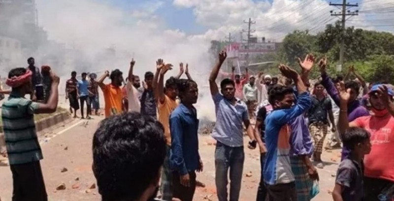 সাভারে পুলিশের এসবি সদস্যকে পিটিয়ে হত্যার অভিযোগ